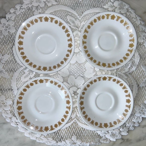 Set of 4 vintage butterfly gold pattern saucer set - Picture 3 of 4